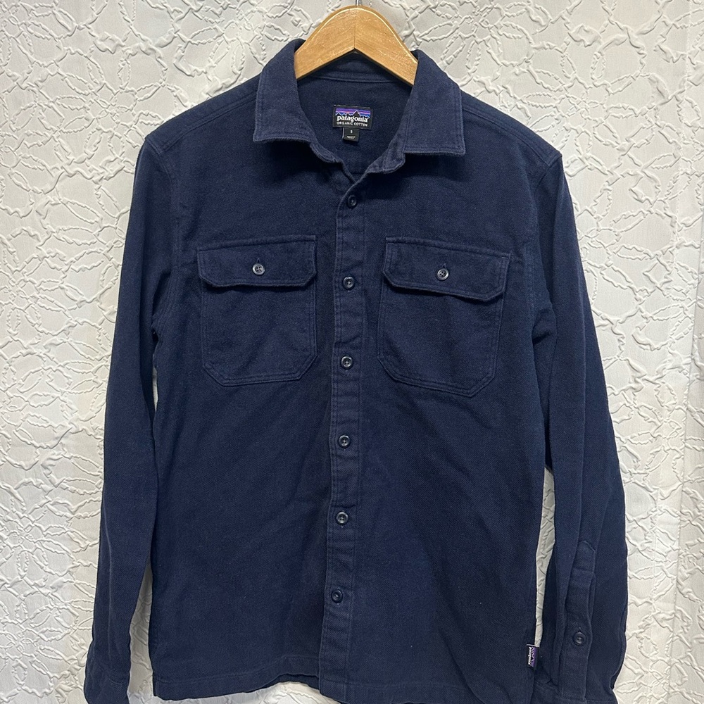 Patagonia Organic Cotton Dark Blue Button Up Long Sleeve Shirt size small